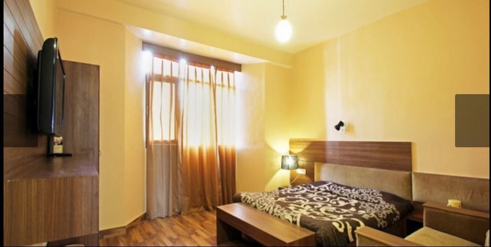 Oyo 8917 Hotel Crystal Palace Shimla Bagian luar foto