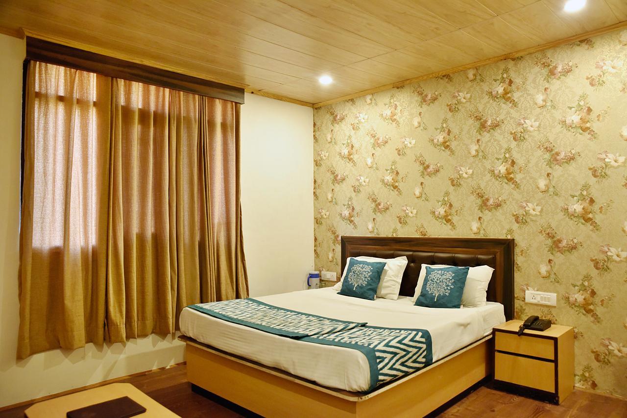 Oyo 8917 Hotel Crystal Palace Shimla Bagian luar foto