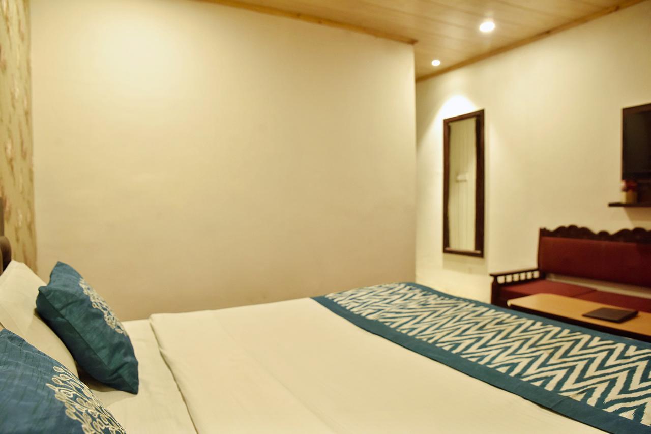 Oyo 8917 Hotel Crystal Palace Shimla Bagian luar foto