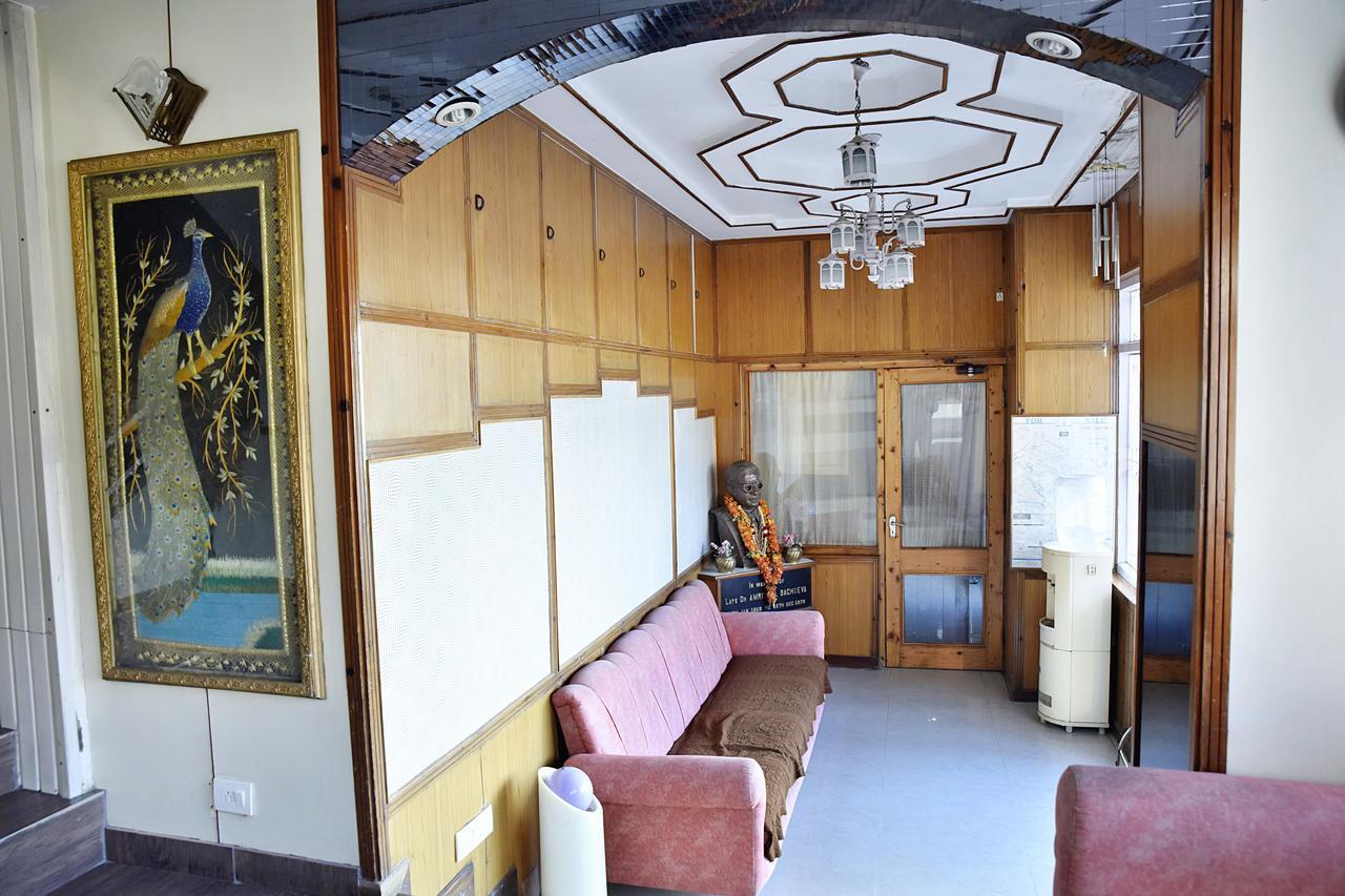 Oyo 8917 Hotel Crystal Palace Shimla Bagian luar foto