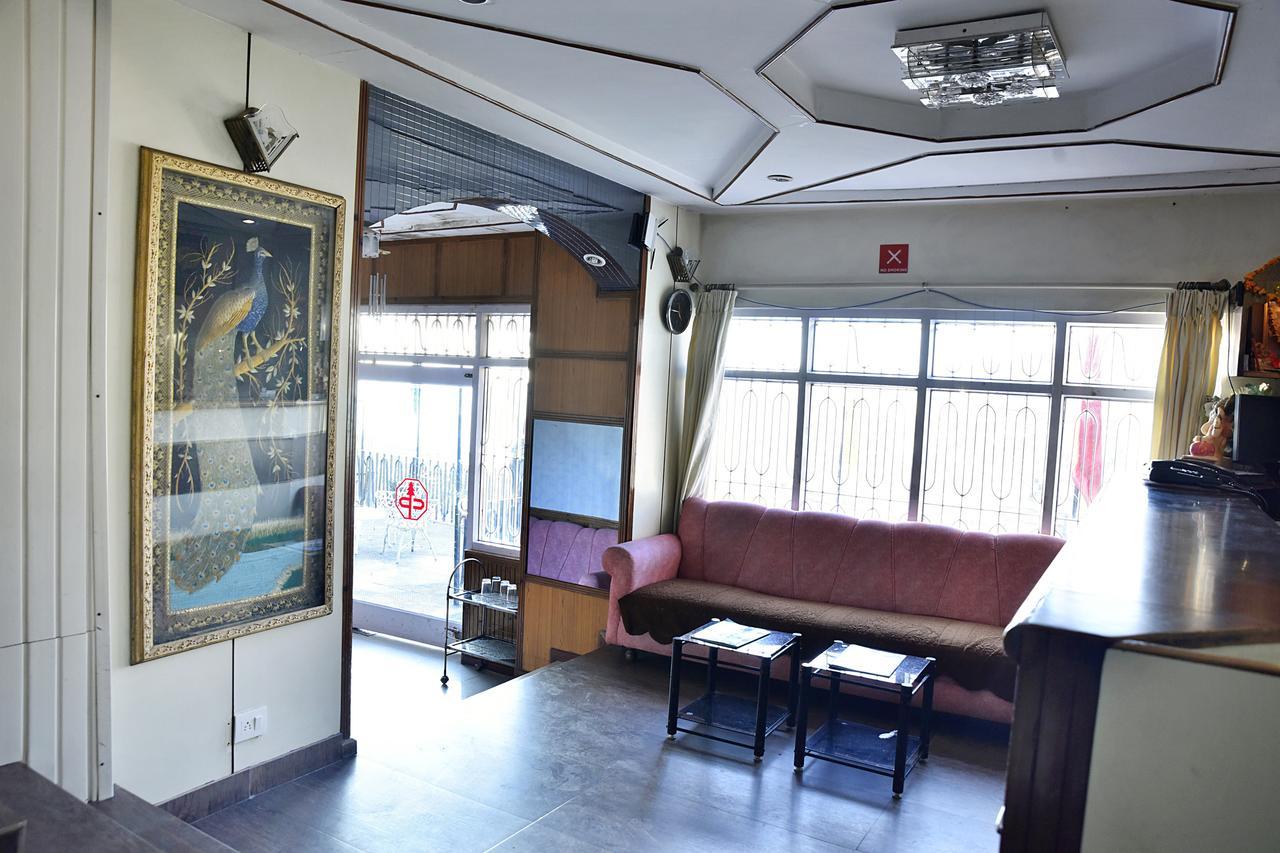 Oyo 8917 Hotel Crystal Palace Shimla Bagian luar foto